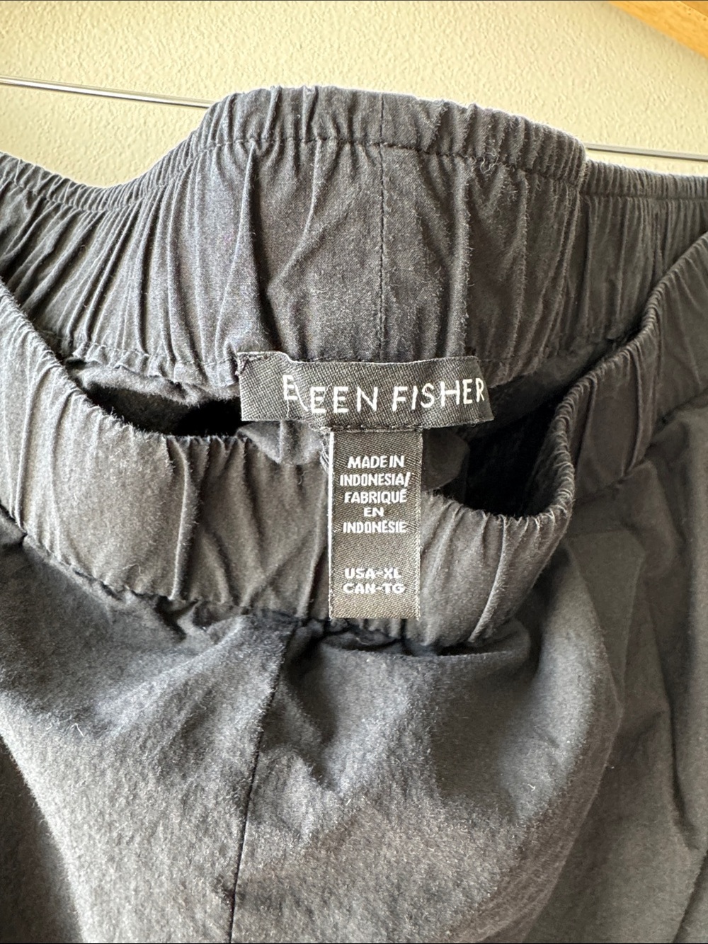 Eileen Fisher Black light weight pants - Picture 2 of 4